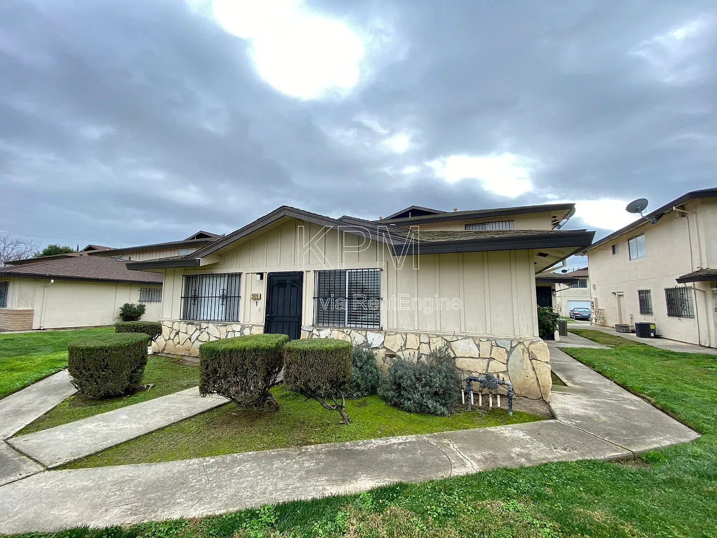 2 bed, 1.0 bath, 795 sqft, $1,350 — Photo 2