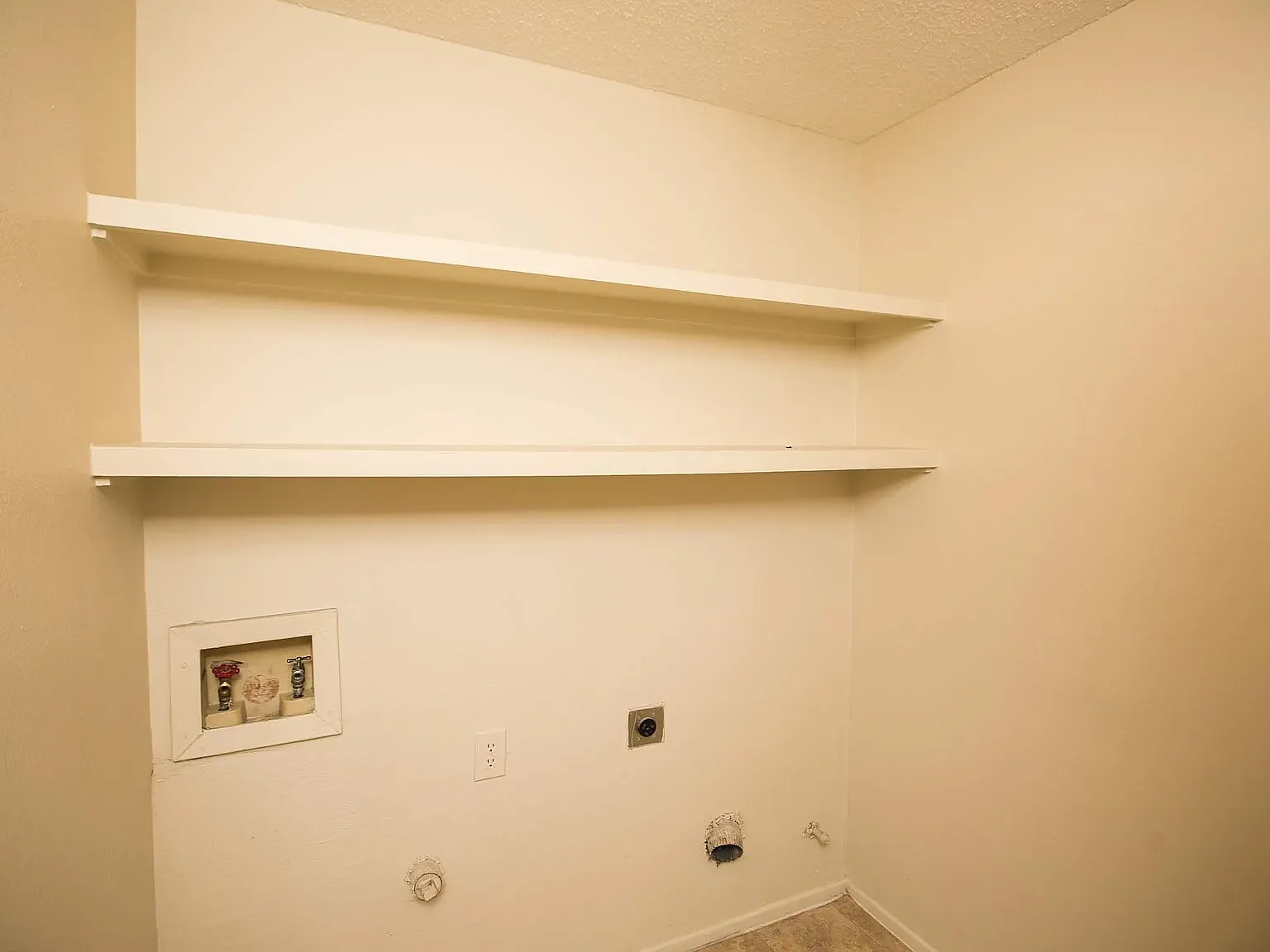 Cottonwood Townhomes — Photo 2