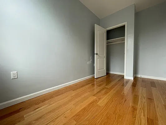 Rented by Compass | media 7