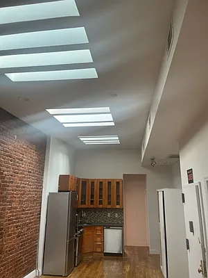 Rented by Alexander Bilu, LREB | media 10