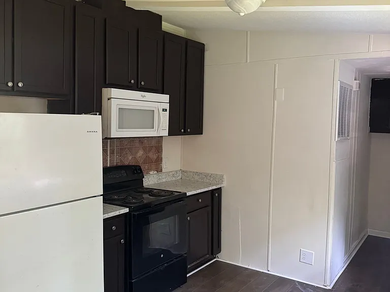 245 Deerfoot Rd — Photo 8