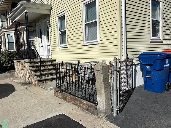 2nd image of 152-154 Chestnut St