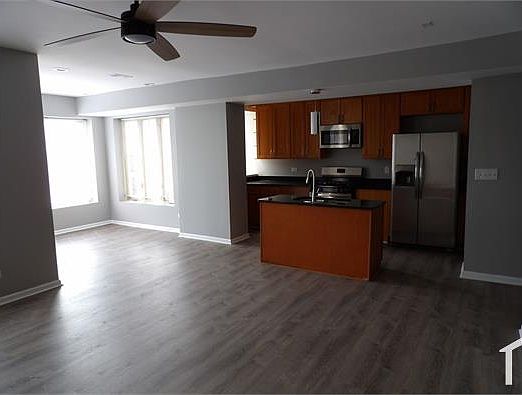 2nd image of 6148 S King Dr