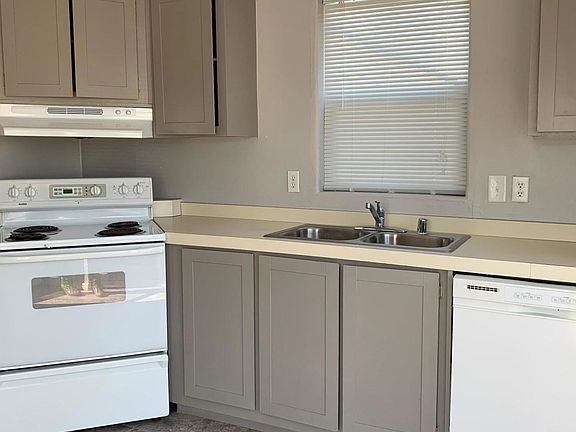 5th image of 2475 W Plymouth Cir
