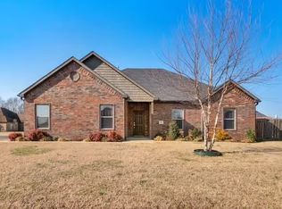 555 Harrison St, Pea Ridge, AR 72751