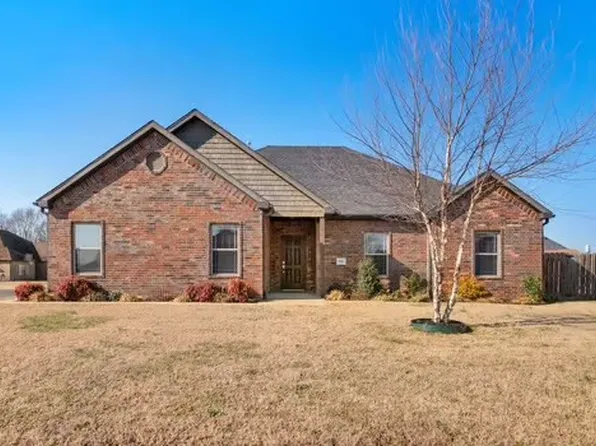 555 Harrison St, Pea Ridge, AR 72751