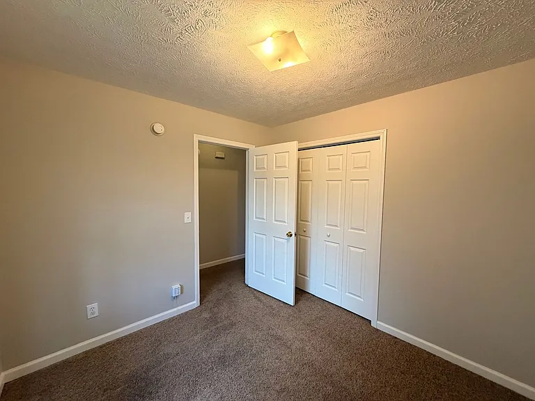 7003 Clara Ct — Photo 13