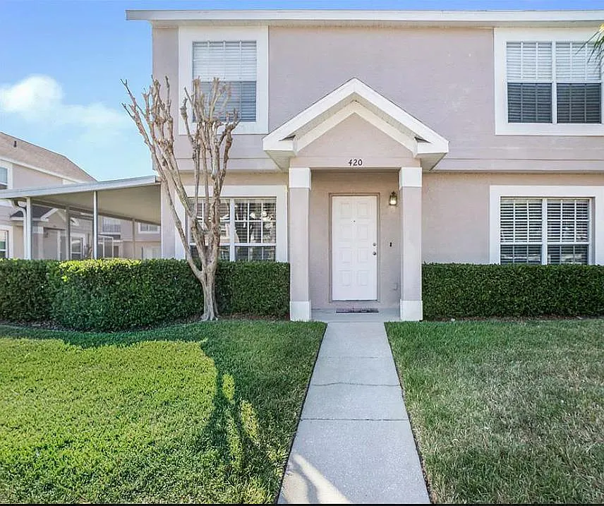 3 bed, 1364 sqft, $2,200 — Photo 2