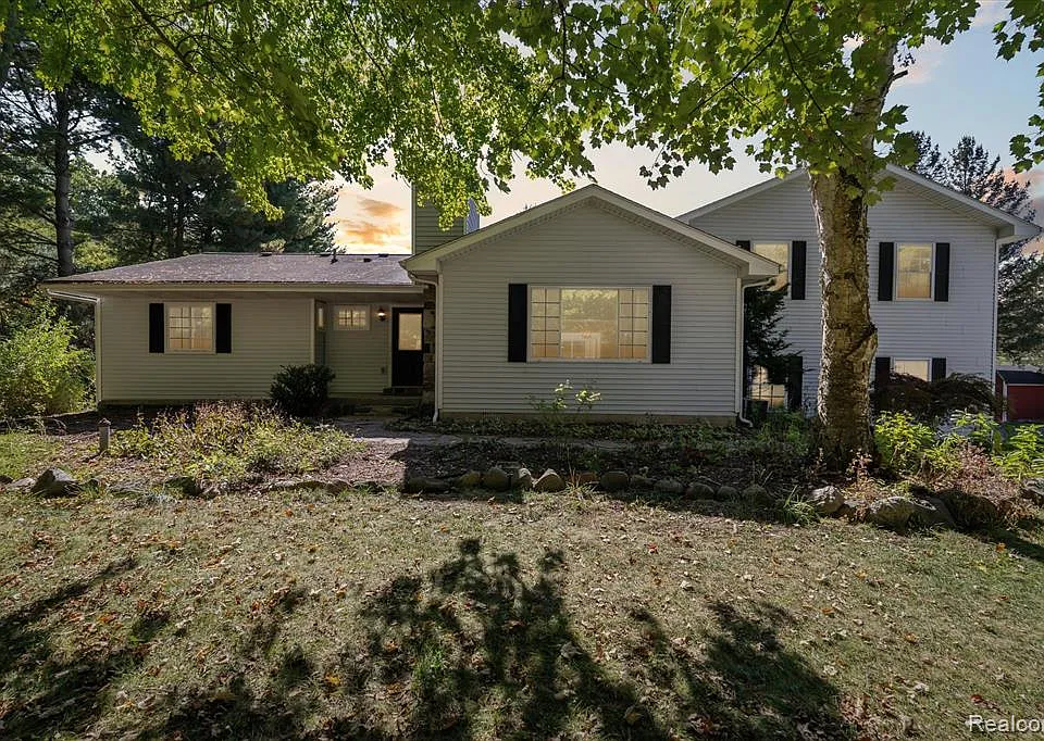 2860 E Coon Lake Rd