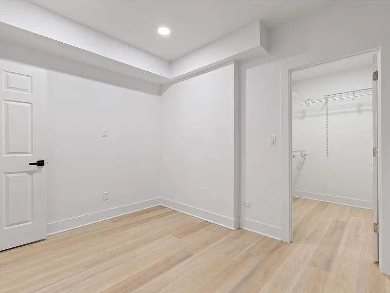 2318 N Sacramento Ave #GF — Photo 10