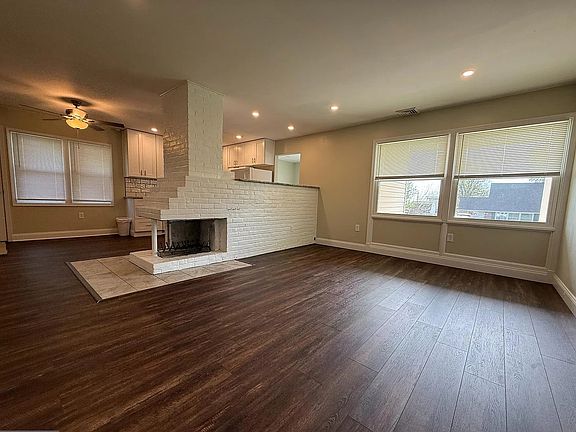2nd image of 16 Barberry Ln