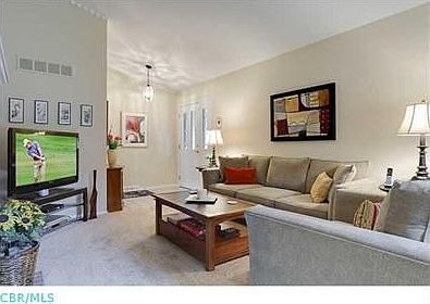 4th image of 272 Highland Ave