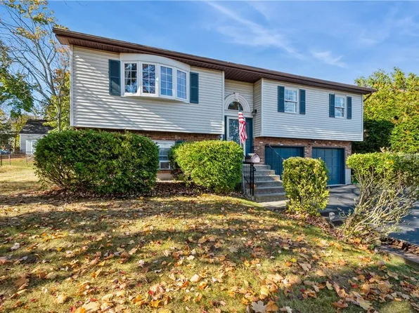 81 Mountainview Avenue, Pearl River, NY 10965