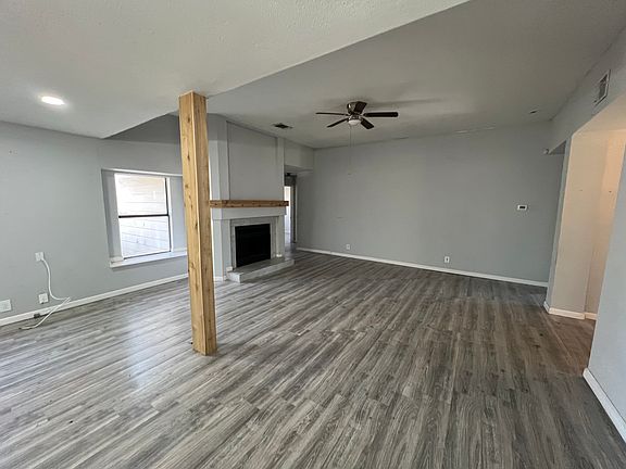 5th image of 6118 Broken Feather Ln