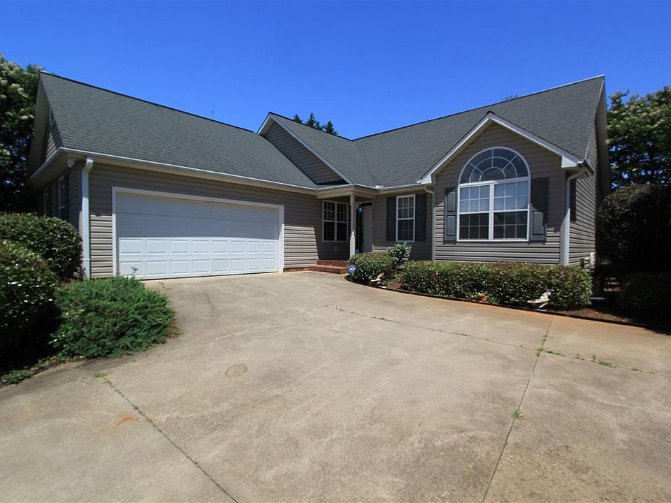 1st image of 204 Doris Ann Ct