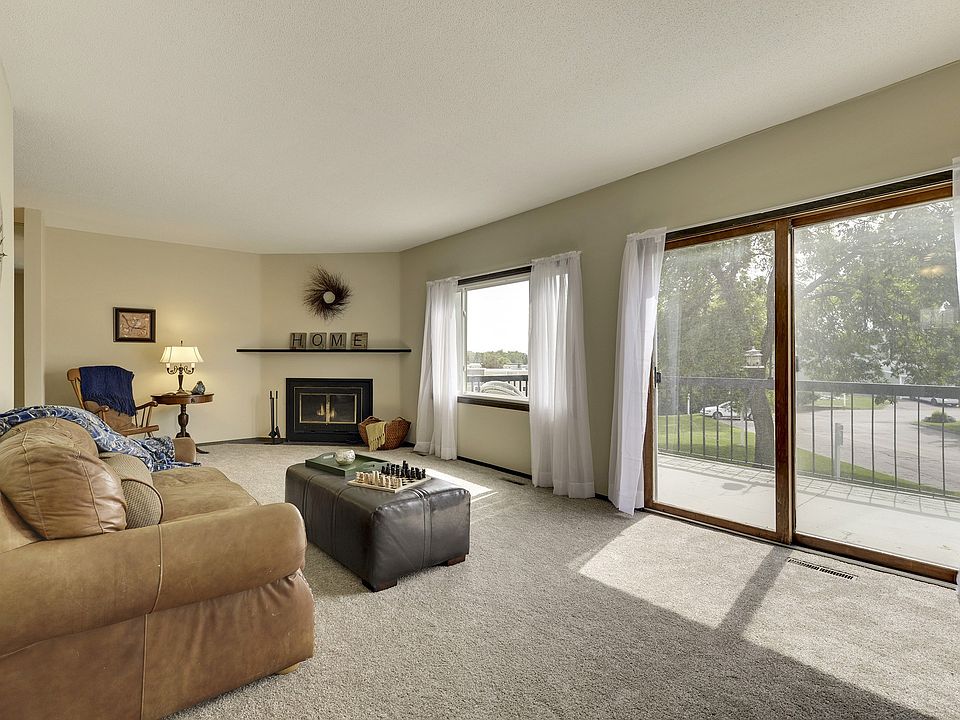 1st image of 124 Canabury Ct
