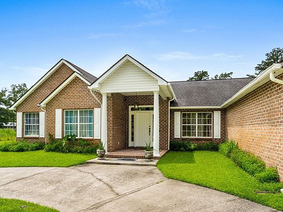 3rd image of 2981 Victor Rd.