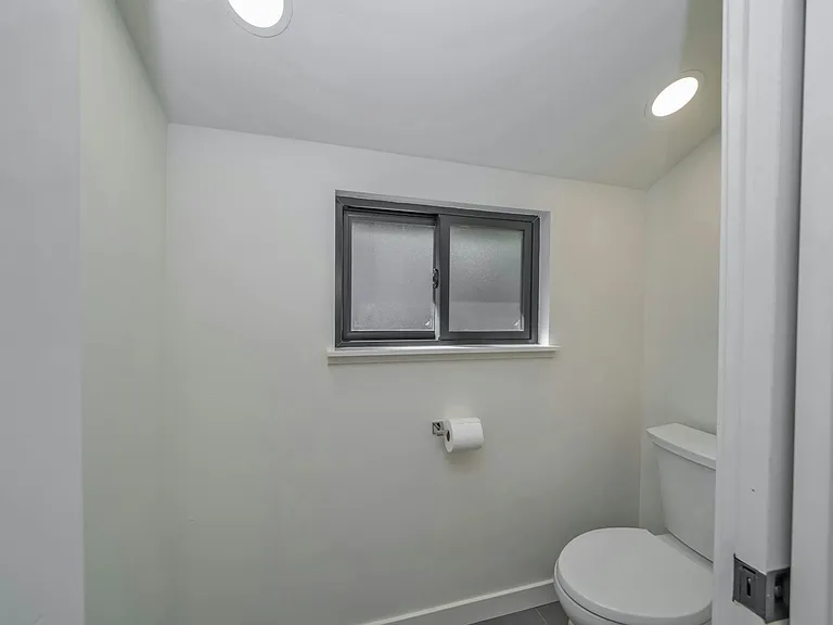 6292 Pine St — Photo 5