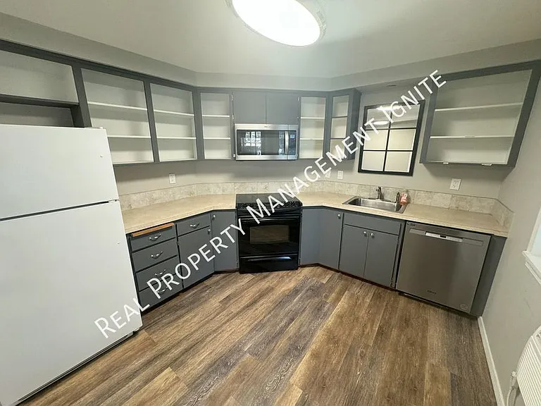 454 NE Thurston Ave #444 — Photo 8