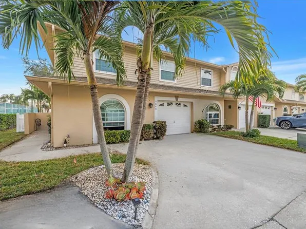 9049 Antigua Dr, Seminole, FL 33777