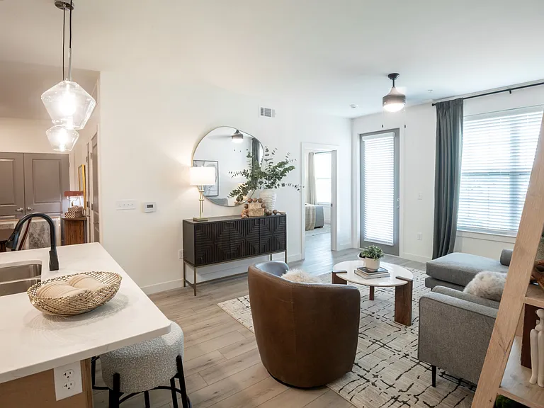 Grays Creek Apartments — Photo 7