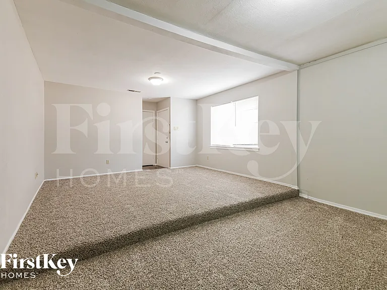 2029 Willow Ln — Photo 10