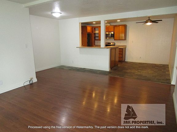 4th image of 3723 Country Club Dr Unit 1