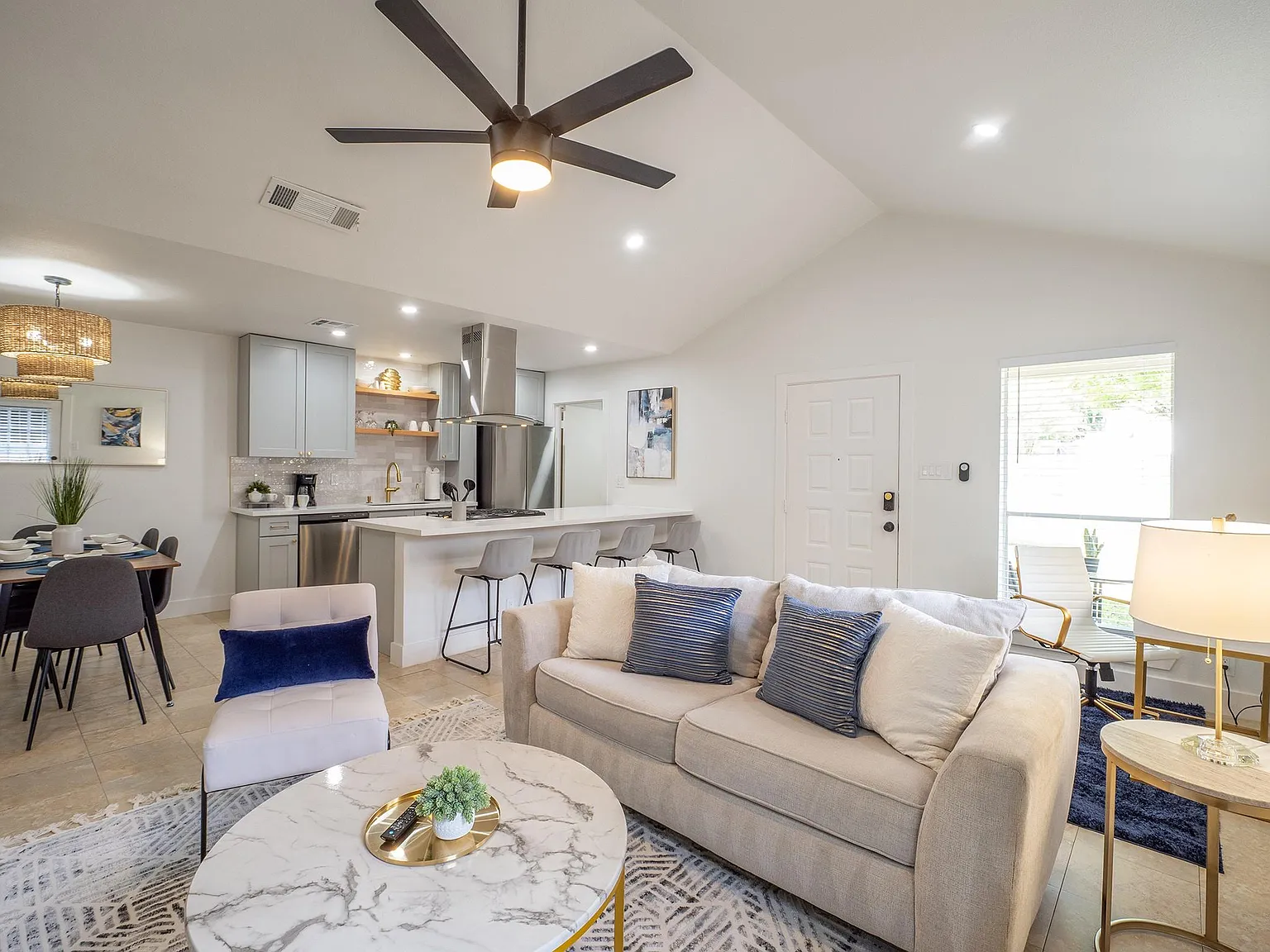 3 bed, 2.0 bath, 1200 sqft, $2,500 — Photo 1