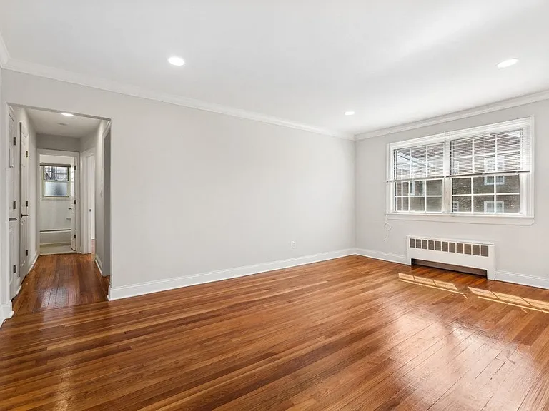 Ridge Gardens Apartments — Photo 6
