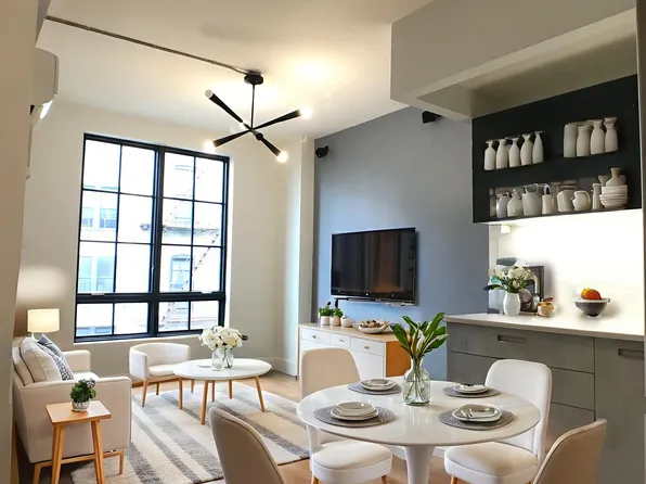 24 Ford Street image 1 of 26