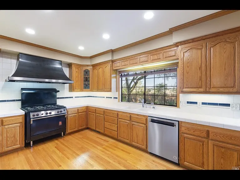 4300 Heritage Ln — Photo 13