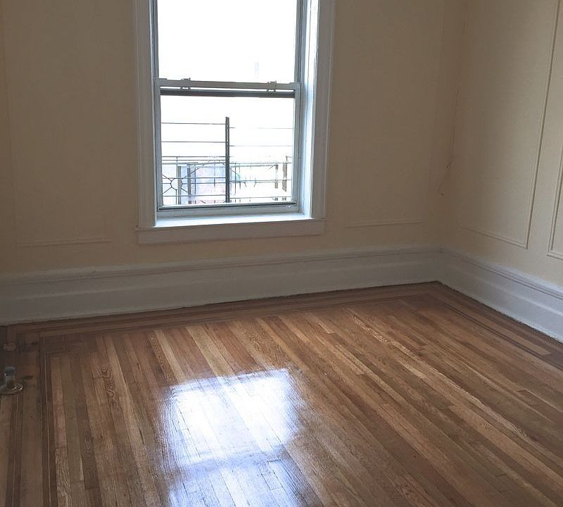 2nd image of 608 W 204th St APT 52