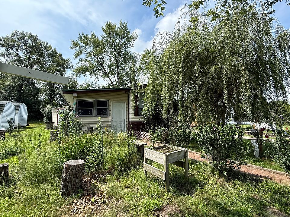 1st image of 22-46 Woodhaven Lakes