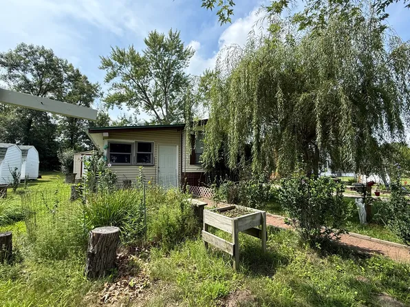 22-46 Woodhaven Lakes, Sublette, IL 61367