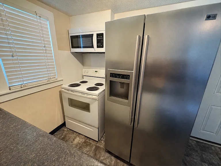 412 S 10th St #1 — Photo 2