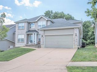 3562 Lakeview Heights Dr, Saint Louis, MO 63129