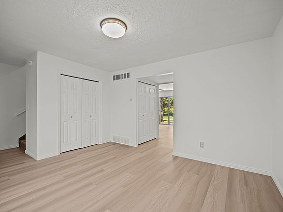 5th image of 945 S Freedom Blvd APT 18