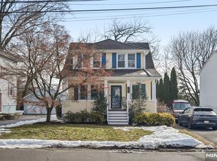 392 Lehigh St, Wyckoff, NJ 07481