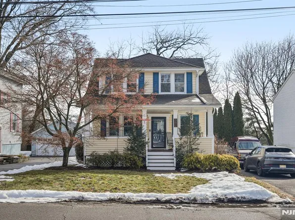 392 Lehigh St, Wyckoff, NJ 07481