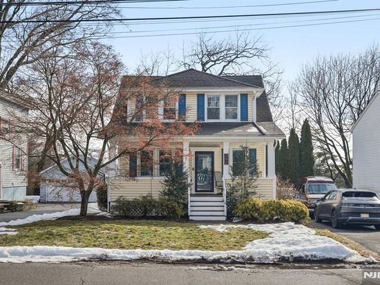 392 Lehigh St, Wyckoff, NJ 07481