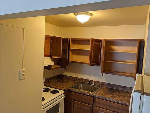 3rd image of 54 Linden Ave APT A7