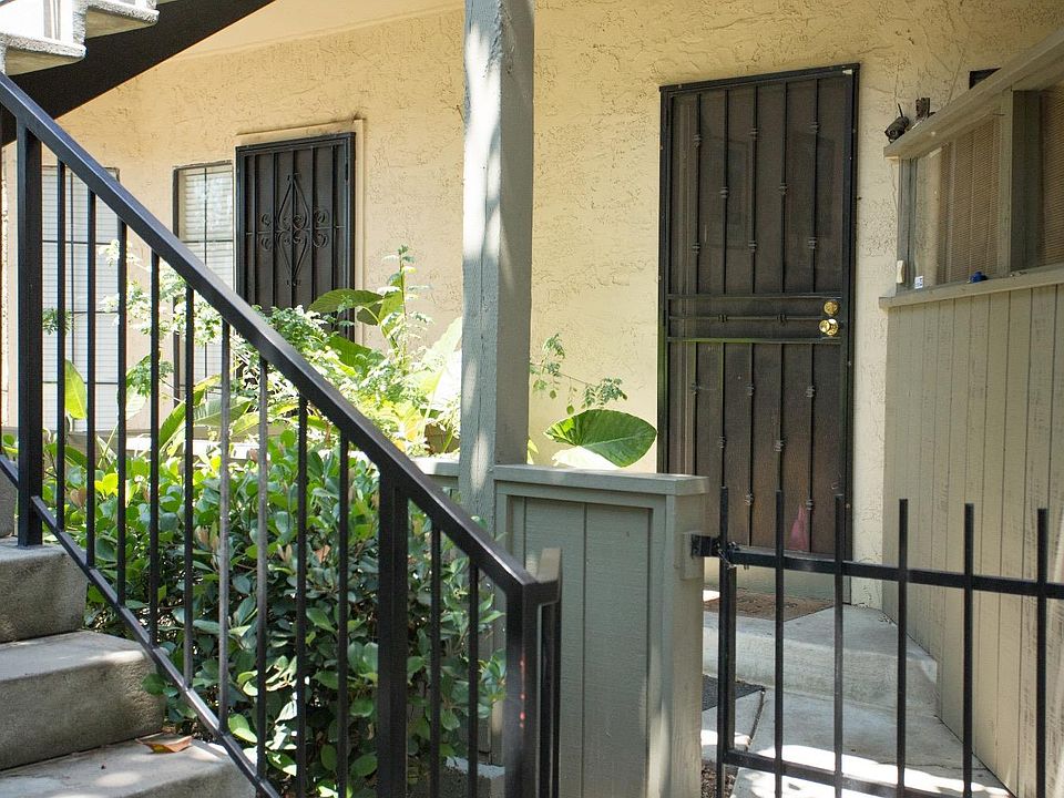 1st image of 401 Kenbrook Cir