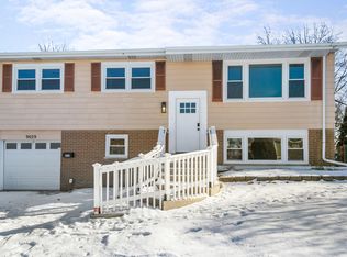 9029 S Maple Ln, Hickory Hills, IL