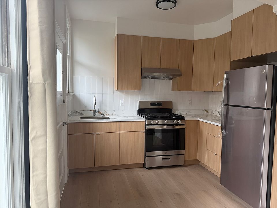 1st image of 1218 26th Ave APT 202