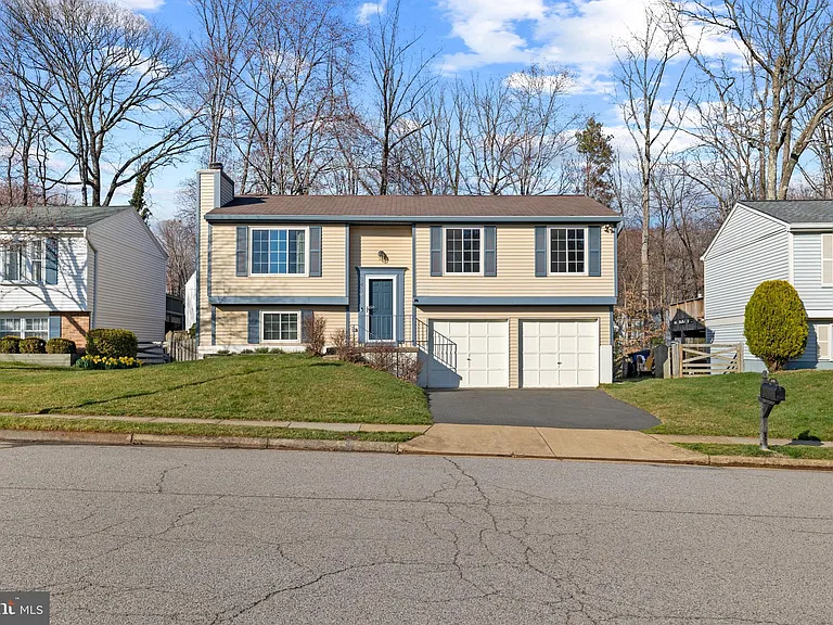 8469 Rippled Creek Ct — Photo 1