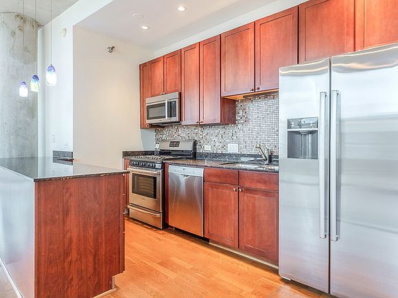 4th image of 720 N Larrabee St APT 1201