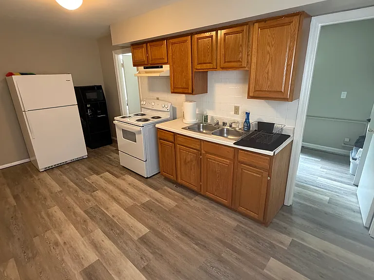 205 N Benton St — Photo 7