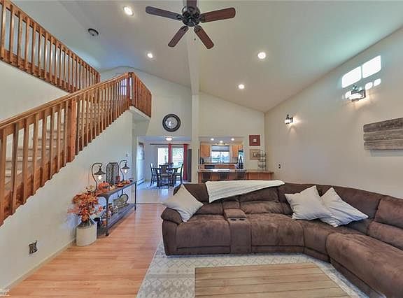4th image of 1271 Walnut Dr