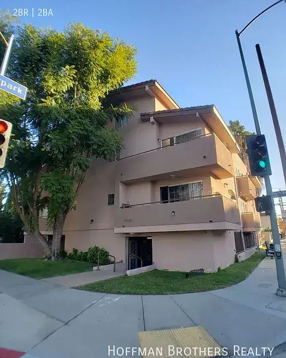 1st image of 4402 Stern Ave #2