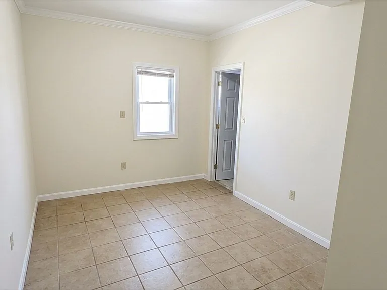 1084 Chestnut St #1 — Photo 10